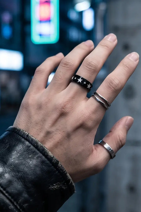BLACK STARS RING