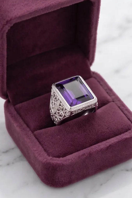 MAJESTIC VIOLET SIGNET