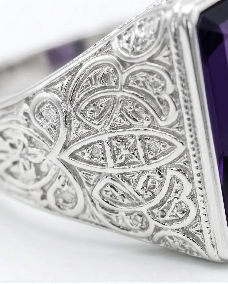 MAJESTIC VIOLET SIGNET