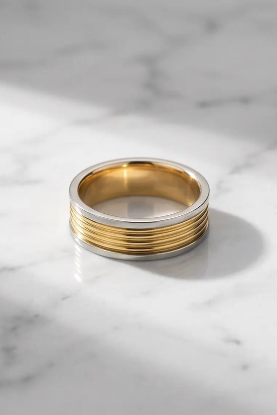 GOLDEN LINEAR LUXE