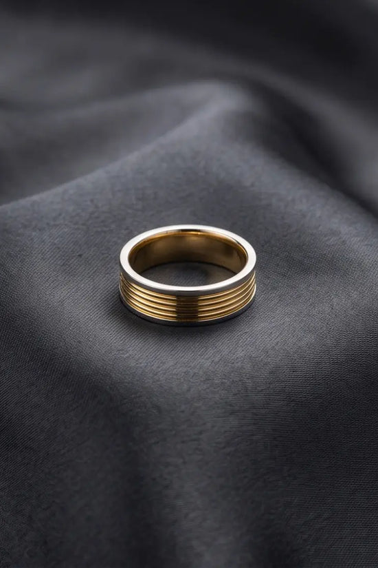 GOLDEN LINEAR LUXE
