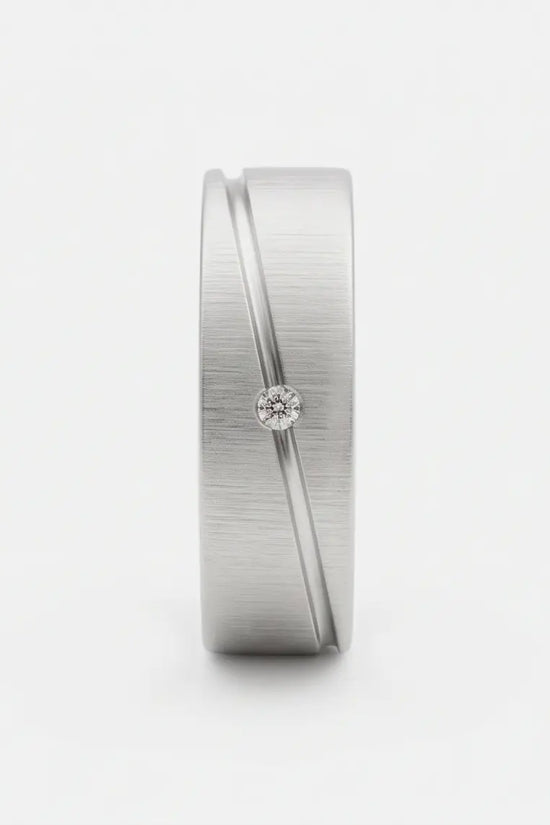 REFINED SILVER SOLACE