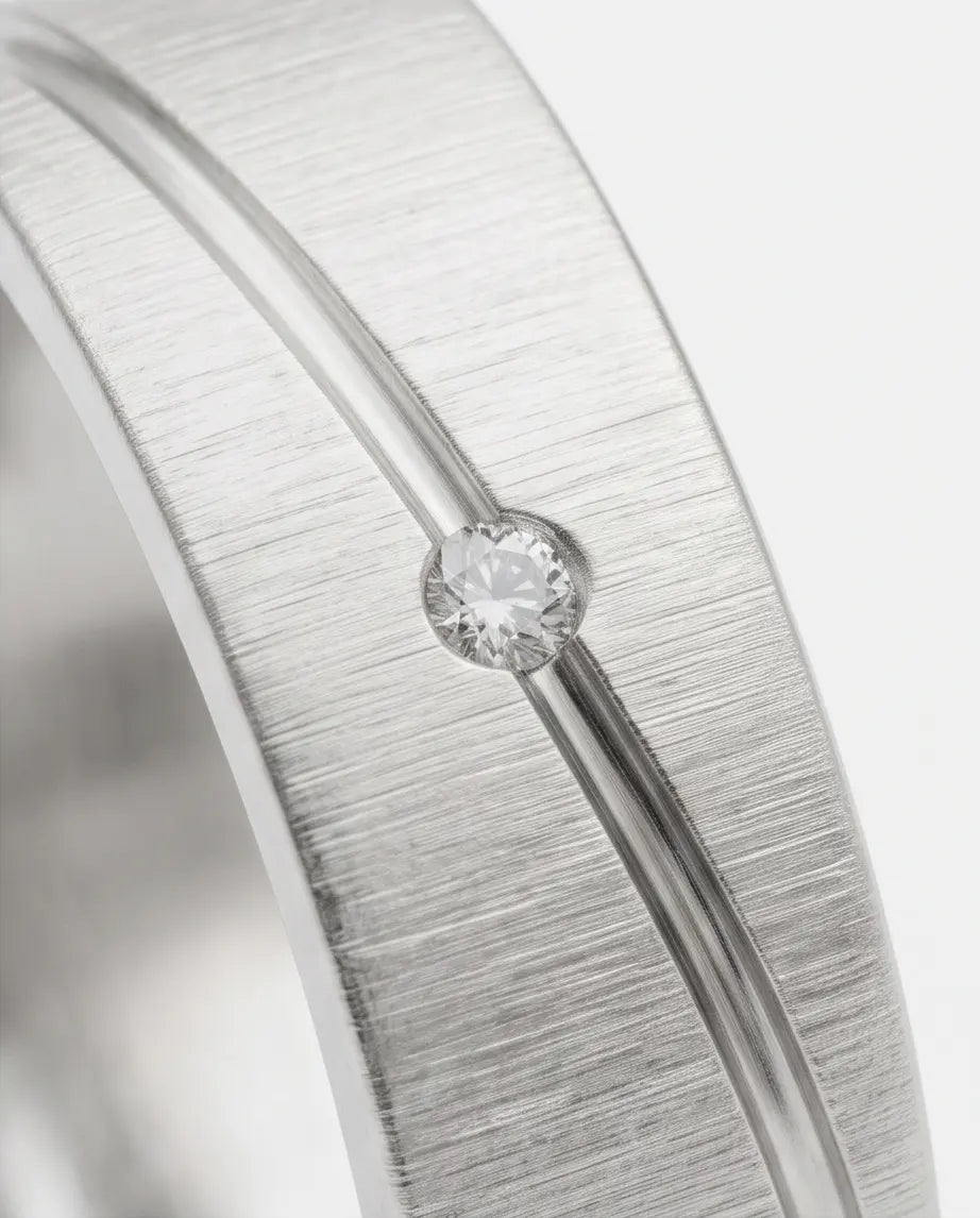 REFINED SILVER SOLACE
