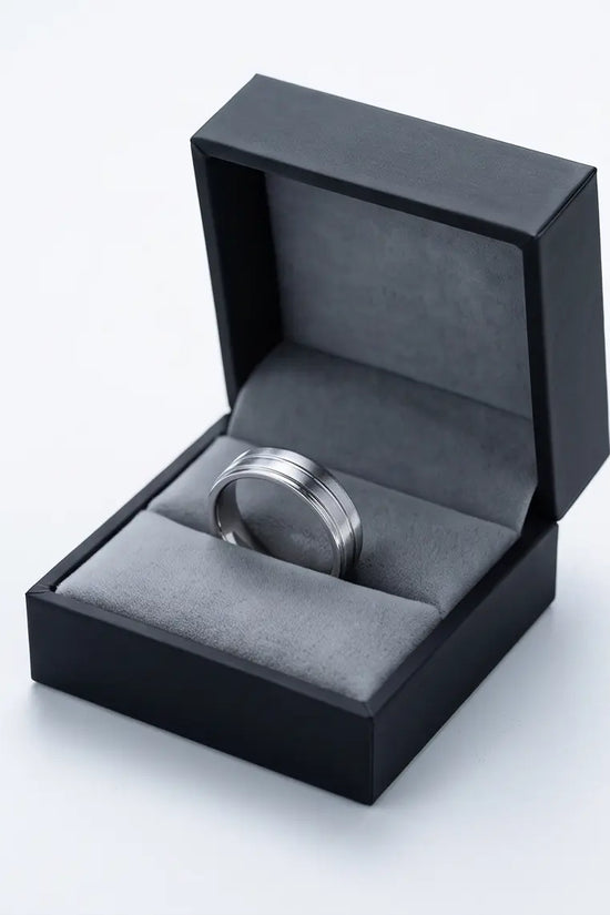 SILVER GROOVES