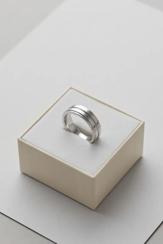 SILVER GROOVES