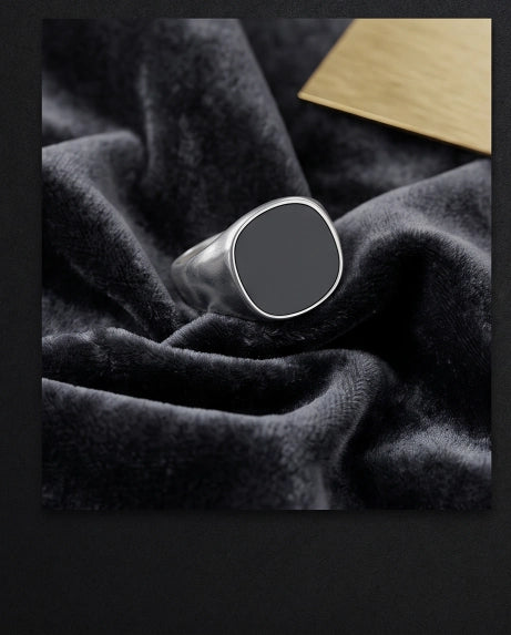 OVAL ONYX