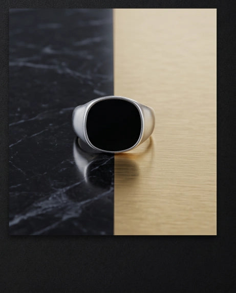OVAL ONYX