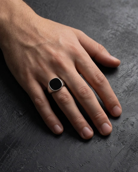 OVAL ONYX