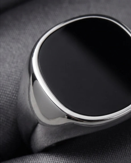 OVAL ONYX