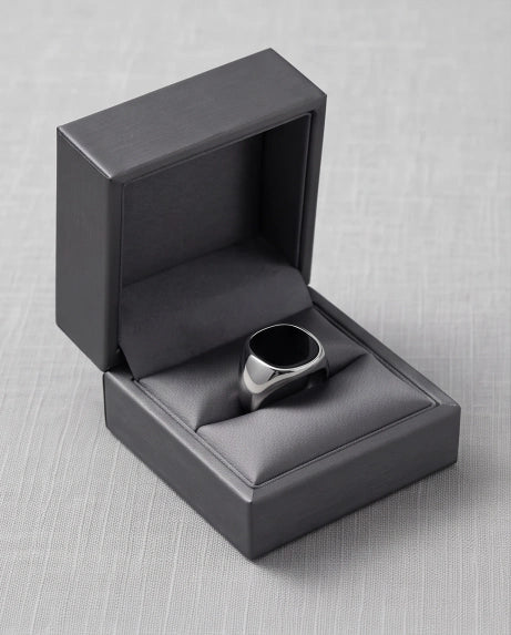 OVAL ONYX