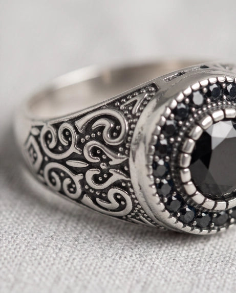 HERITAGE NOIR