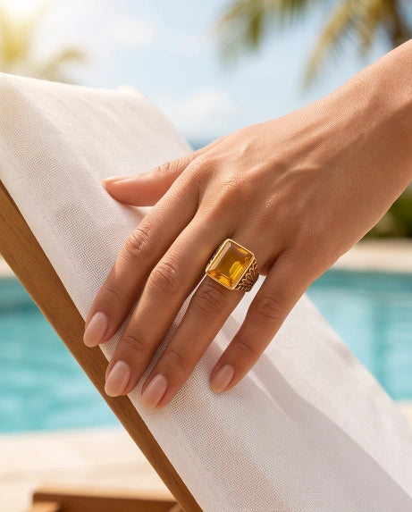 AMBER SIGNET